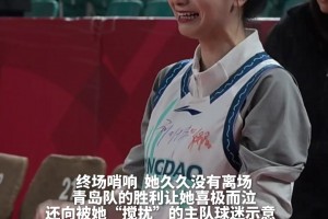 一个人喊出一个方阵的效果！青岛客场取胜山西有她一份...